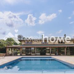Casa em condomínio com piscina em Amparo