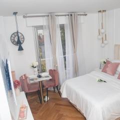 Paris' Premium Romantic Studio