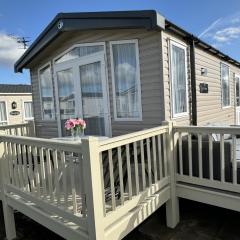 Beautiful 2-Bed Holiday home