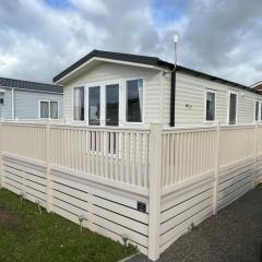 39 Woodland Walk