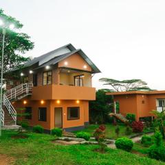 CeeCee Grand