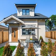 Three bedrooms brand new laneway house near public transit