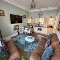 Charming 2-Bedroom Apartment Located in Ayr