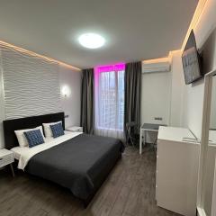 Rybalsky Studio Apartment Podil - Dnipro View