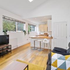 2 Bed Private Townhouse Mews, King's Cross London