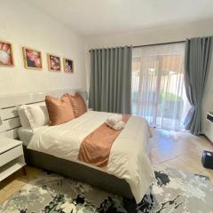 Chic Bachelor Unit in Fourways- An Urban Oasis