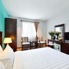 Cherry Hotel - 8A/8D, 2 Thai Van Lung, Quận 1 - by Bay Luxury