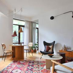 Peaceful Bohemian Apartment – Best Location