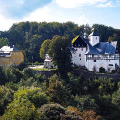 Kavaliershaus neben Schloss Rauenstein