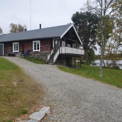 Brekkveien 81-meget sentral hytte,15 min å gå til Røros sentrum