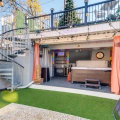 Washington, DC, Home with Rooftop Game Room, Hot Tub