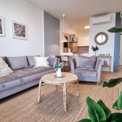 10 Minutes to City: Cozy Urban Apartment Stay