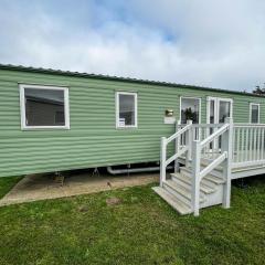 Lovely 8 Berth Caravan With Decking At Breydon Water Holiday Park Ref 10035rp