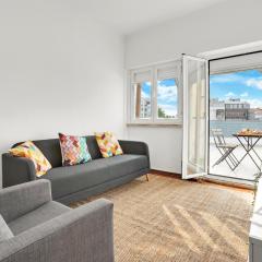 Sunny Apt in Almada with Tejo View