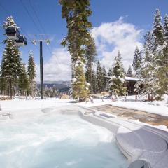 Gondola Getaway- Ski-in Ski-out - Luxury 4 BR, Private Hot Tub, HOA Amenities