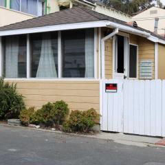 Catalina Island Cottage - Walk to Main St and Beach!