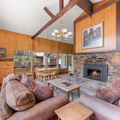 Starry Skies on the West Shore, Private Beach, Fireplace, Pet Friendly, Close to Ski Resorts