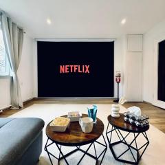 REGENCY Apartments - Traumhafte zentrale 40m2 Wohnung mit Kinoleinwand, WiFi und Netflix