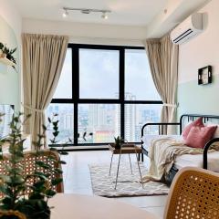 Urban Suite Cozy Family Homestay at Georgetown by Heng Penang Homestay