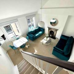 Fab split level Kensington Apartment
