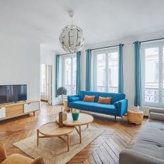 Apartment beaubourg by Studio prestige