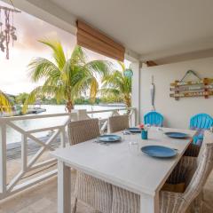 Beautiful condo // water view