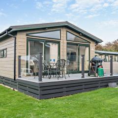 Belvedere Lodge, Shorefield Country Park, Shorefield Rd, Milford on Sea, Lymington SO41 0LH