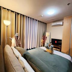 Modern Comforts 1BR Urban Getaway in BGC