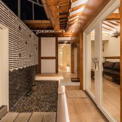 Luxury hanok with private bathtub - SW07