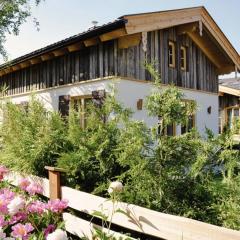 DIE ZWEI CHALETS AM TEGERNSEE "s' Gloane" & "s' Große"