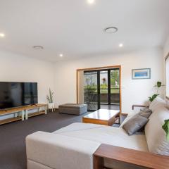 Tangerine - Pet Friendly - 3 Mins Walk to Beach