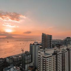 Affordable Manila Bay & City Lights View Stay with Free Pool Access