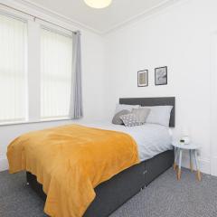 Derby central 4 bed house - Contractor & Long Stays