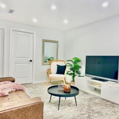 Chic 2Br Basement Haven for Families - Fast Wi-Fi