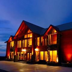 Skyline Splendor: Luxe Retreat with Breathtaking Views Over Downtown Gatlinburg