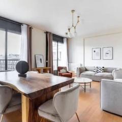 Avenue Montaigne : Luxury Apartment 4P/2BR