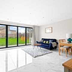 Stylish Sparkling Brand New 3 bed house
