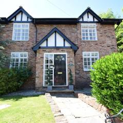 4 Bedroom, 7 Bed, 2.5 Bath - Detached House