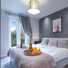 Stylish Apartment - Close to the City Centre - Free Parking, Fast Wi-Fi and Smart TV with Netflix by Yoko Property