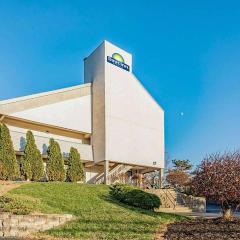 Days Inn by Wyndham Cincinnati I-71