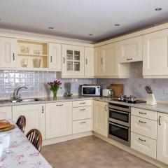 3 Bed in Hay-on-Wye BN345