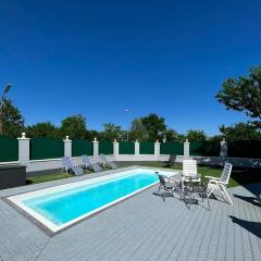 Traum Apartment mit Pool+Balkon