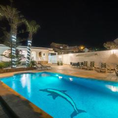 Casa Blanca la Villa Grande - SWIMMING POOL - JACUZZI XXL - BEACH 2,4km - AIRPORT 12 km - CENTER 1km