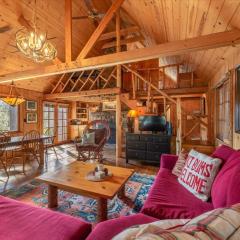 Coziest Cabin in Tahoe w Stone Fireplace Comfy Beds Close to Slopes & Lake