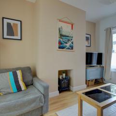 Pass the Keys Colourful property sleeps 6