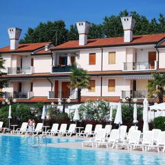 Apartment in a residence with pool in Rosolina