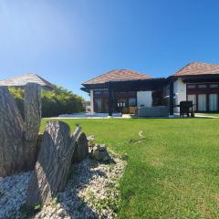 Espectacular Villa Tropical de 2 hab/ con Piscina Privada y BBQ