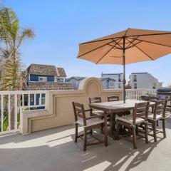 Stunning Beach Home with Fireplace, Fast WiFi, Grill & Outdoor Seating!