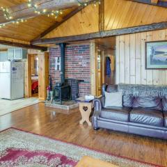 Cozy Maine Cottage on Long Lake with Screened Porch