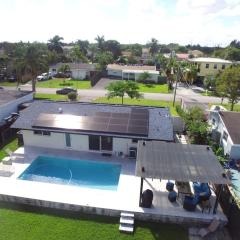 Modern pool home on the lake near Hardrock FLL airport